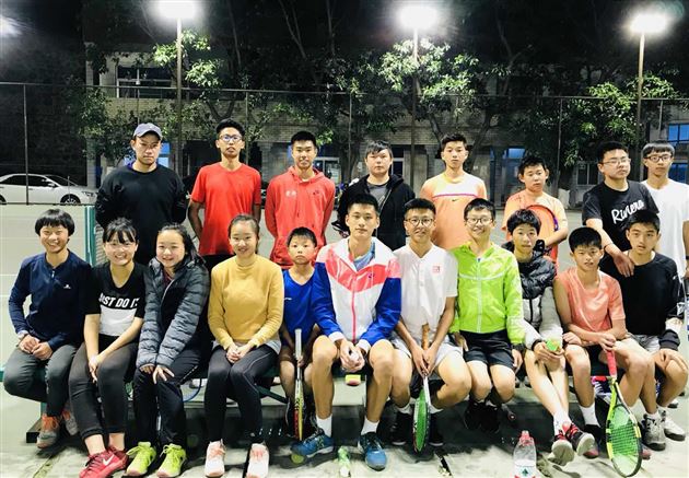 梅花香自苦寒来——记棠外学子冬季网球训练