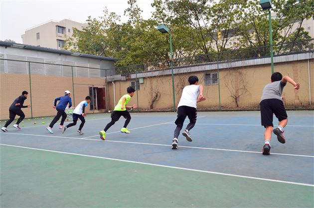 梅花香自苦寒来——记棠外学子冬季网球训练