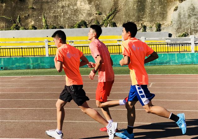 梅花香自苦寒来——记棠外学子冬季网球训练