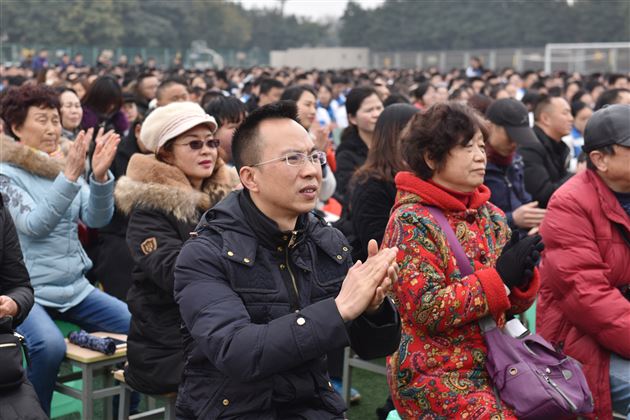 新期启航立壮志 学子威武展雄风——我校高中部举行2018-2019学年度下期开学典礼暨高三百日誓师大会