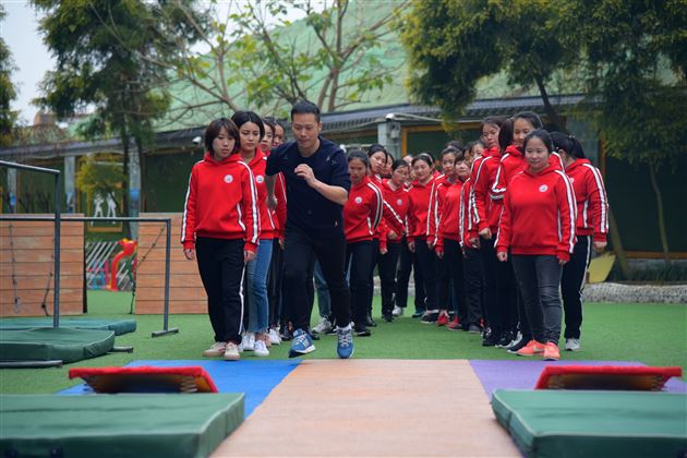快乐体操，一起动起来！——我校幼儿园开展教师体操培训