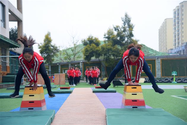 快乐体操，一起动起来！——我校幼儿园开展教师体操培训