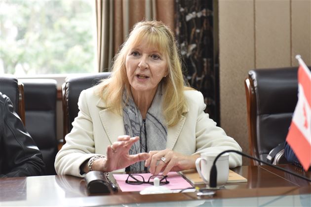 加拿大百年名校肯特学校与我校签订姊妹学校合作协议