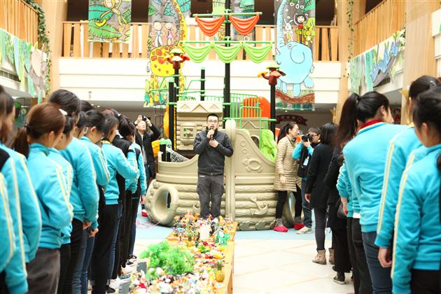 感受“她能量” 提升“她能量”——我校实验幼儿园“三八节”主题活动