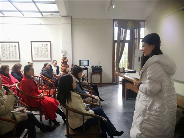 我校初中教师代伟鹤受邀为双流区企事业单位女职工代表授课