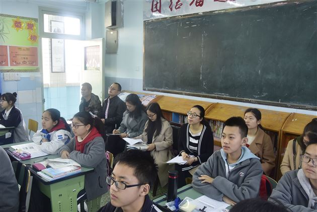 落实立德树人 上好关键课程——初中政治组“明日之星”课堂教学大赛暨“3+1”课例研讨成功举办