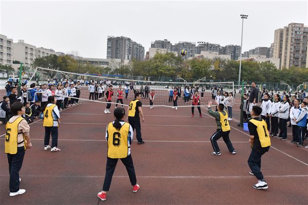 我校初中部2018-2019学年下学期班级排球联赛顺利落幕