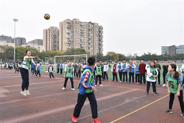 我校初中部2018-2019学年下学期班级排球联赛顺利落幕
