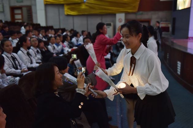 吟唱经典诗词 奏响青春乐章——棠外2019级初高中班级歌咏比赛成功举办