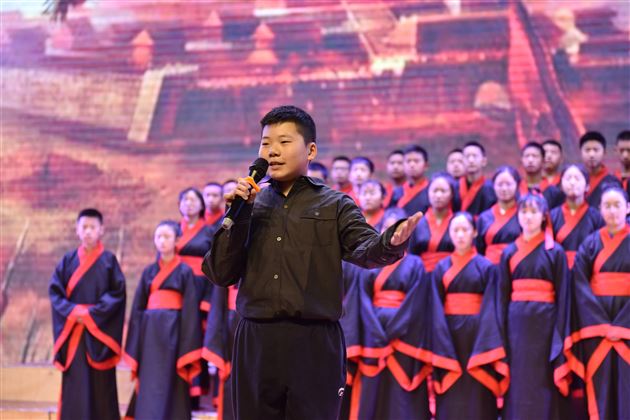 吟唱经典诗词 奏响青春乐章——棠外2019级初高中班级歌咏比赛成功举办