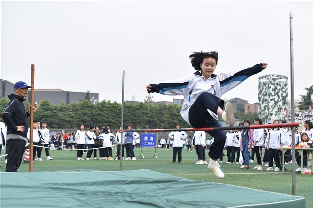 锦绣中华演绎多民族风情 速度激情展现棠外人风采——我校初中部第16届学生田径运动会圆满落幕
