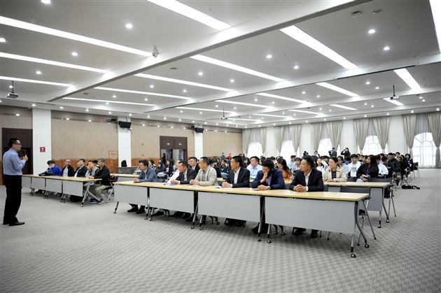 我校参加“蓉港教育人才交流座谈会”活动