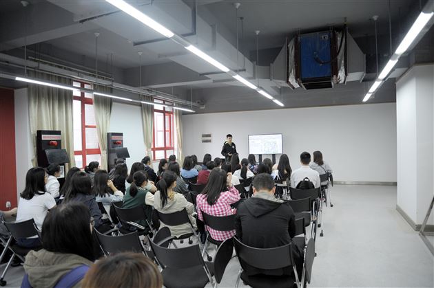 我校参加“蓉港教育人才交流座谈会”活动