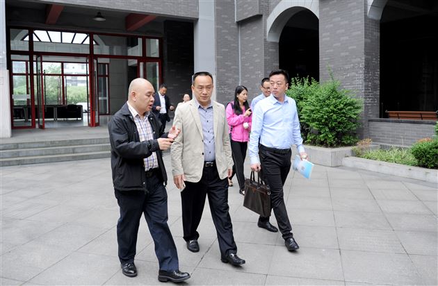 我校参加“蓉港教育人才交流座谈会”活动