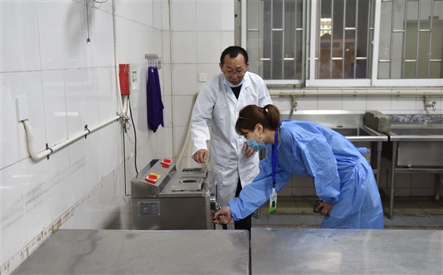 家校合力，师生同心，共建最安全食堂——我校召开膳食管理委员会工作会议