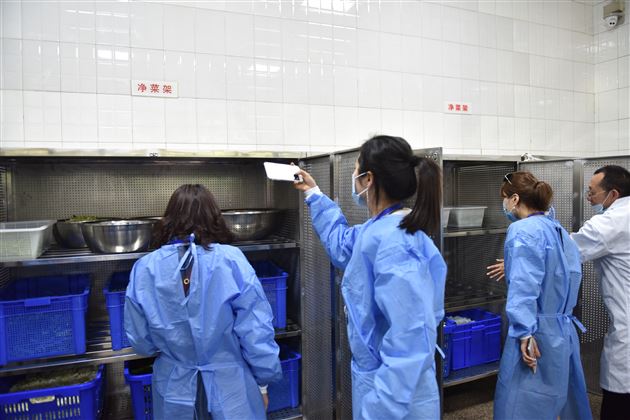 家校合力，师生同心，共建最安全食堂——我校召开膳食管理委员会工作会议