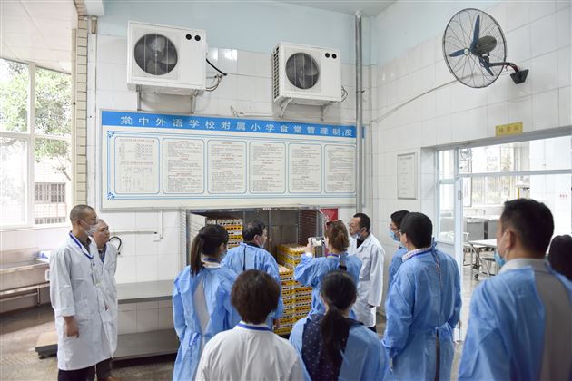 家校合力，师生同心，共建最安全食堂——我校召开膳食管理委员会工作会议