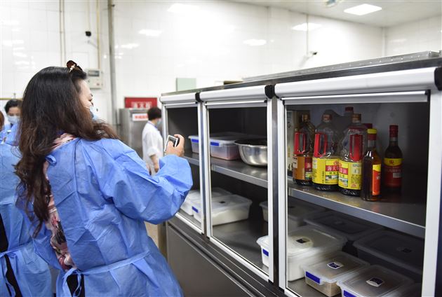 家校合力，师生同心，共建最安全食堂——我校召开膳食管理委员会工作会议