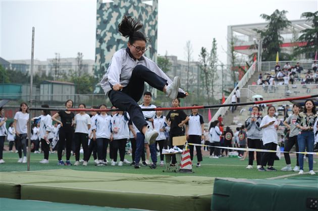 锦绣中华，奋进棠外，青春意气，生命华章——我校高中部第十六届田径运动会精彩呈现