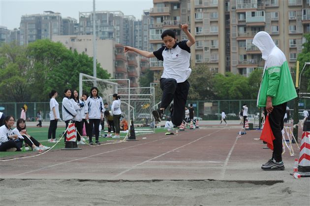锦绣中华，奋进棠外，青春意气，生命华章——我校高中部第十六届田径运动会精彩呈现