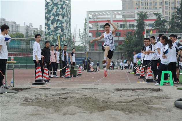 锦绣中华，奋进棠外，青春意气，生命华章——我校高中部第十六届田径运动会精彩呈现