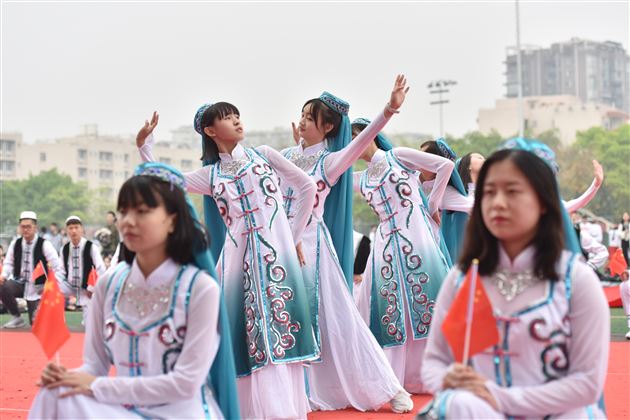 锦绣中华，奋进棠外，青春意气，生命华章——我校高中部第十六届田径运动会精彩呈现