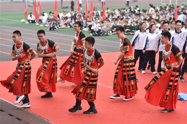 锦绣中华，奋进棠外，青春意气，生命华章——我校高中部第十六届田径运动会精彩呈现