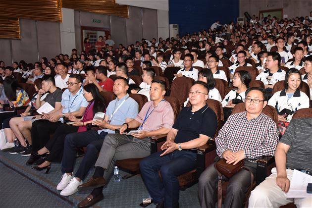 青春舞台 海棠花开——“仁譞”文学社第十六届话剧演出活动