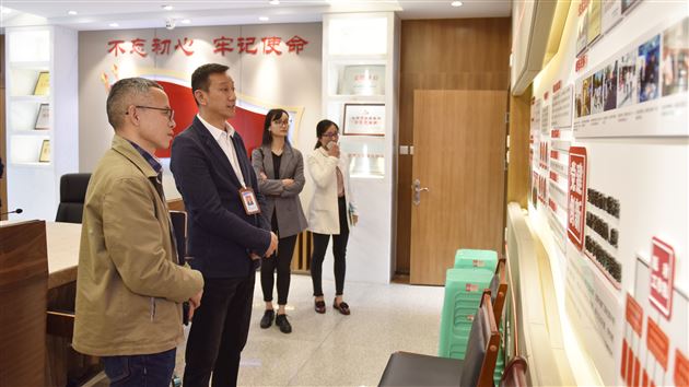 分享党建经验 共建优教成都——棠湖中学实验学校一行到我校参观学习党建工作