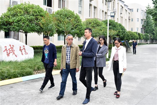 分享党建经验 共建优教成都——棠湖中学实验学校一行到我校参观学习党建工作