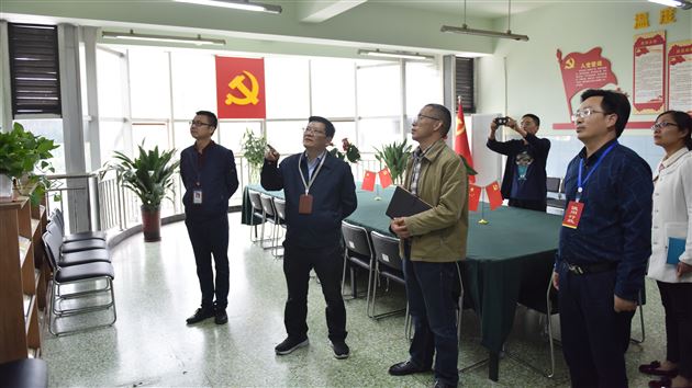 分享党建经验 共建优教成都——棠湖中学实验学校一行到我校参观学习党建工作