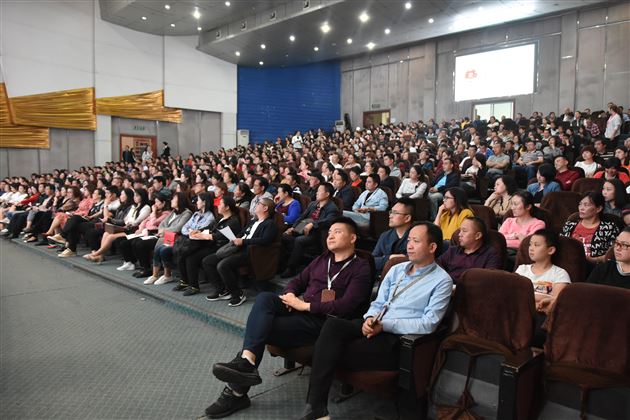 让心与心更加靠近——记我校初2018级家长会