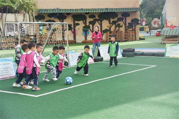 足球小将 神采飞扬——我校实验幼儿园第三届“足球嘉年华”中班组圆满落幕