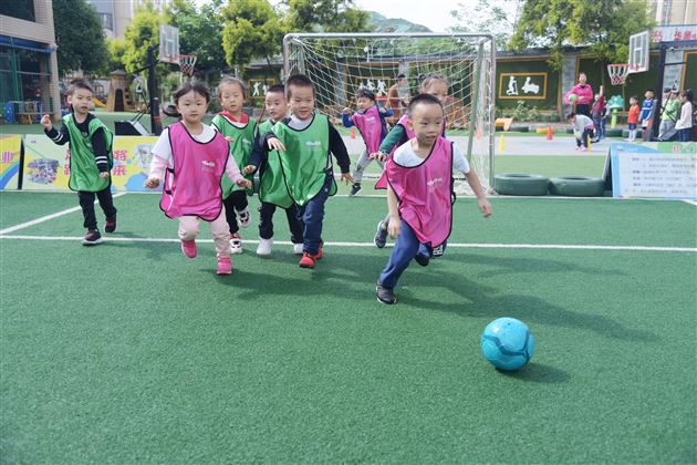 足球小将 神采飞扬——我校实验幼儿园第三届“足球嘉年华”中班组圆满落幕