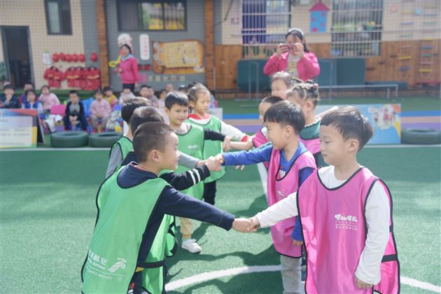 足球小将 神采飞扬——我校实验幼儿园第三届“足球嘉年华”中班组圆满落幕