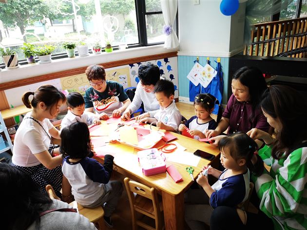 暖暖的母亲节——我校幼儿园举行母亲节活动