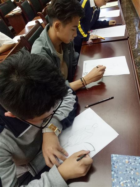 来自英伦时尚界的创意视觉传达——ACG时尚插画大师Ana棠外嗨体验