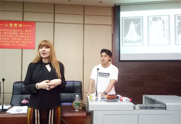 来自英伦时尚界的创意视觉传达——ACG时尚插画大师Ana棠外嗨体验