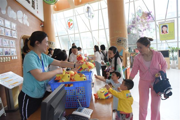 走进幼儿园，认识幼儿园，感受幼儿园——我校实验幼儿园开展婴幼衔接活动