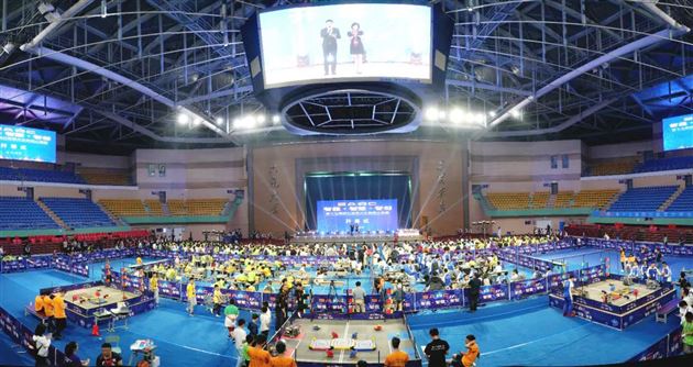 喜报：我校初中机器人队在第十七届四川省青少年机器人竞赛中荣获两个一等奖