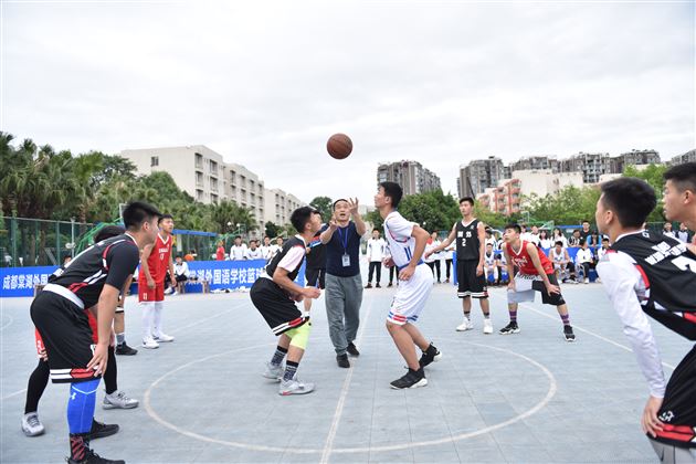 “TBA”横空出世 全民星大放光彩——我校举行首届全民星篮球技巧大赛