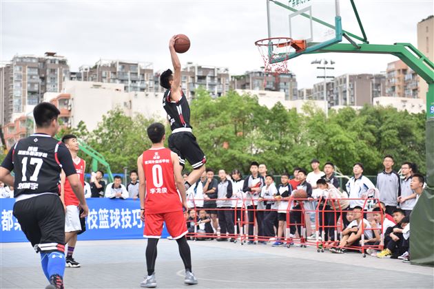 “TBA”横空出世 全民星大放光彩——我校举行首届全民星篮球技巧大赛