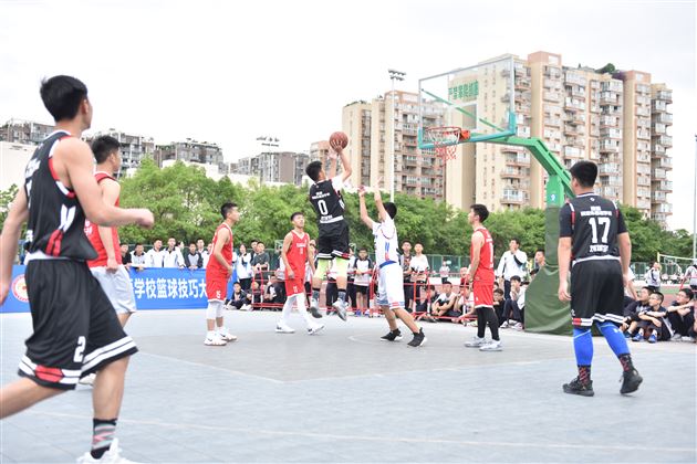 “TBA”横空出世 全民星大放光彩——我校举行首届全民星篮球技巧大赛