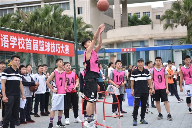 “TBA”横空出世 全民星大放光彩——我校举行首届全民星篮球技巧大赛