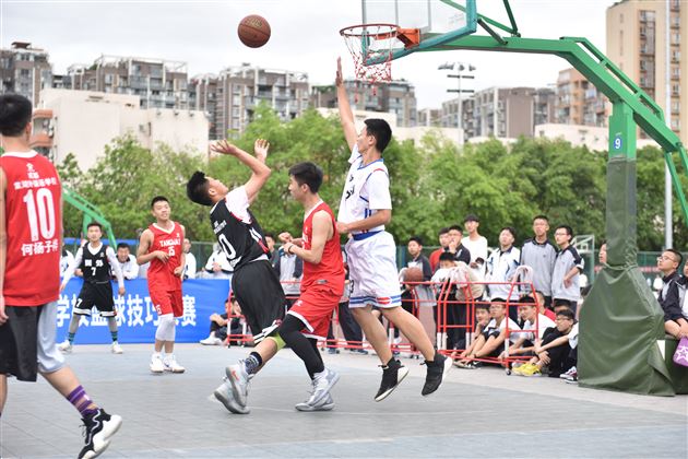 “TBA”横空出世 全民星大放光彩——我校举行首届全民星篮球技巧大赛