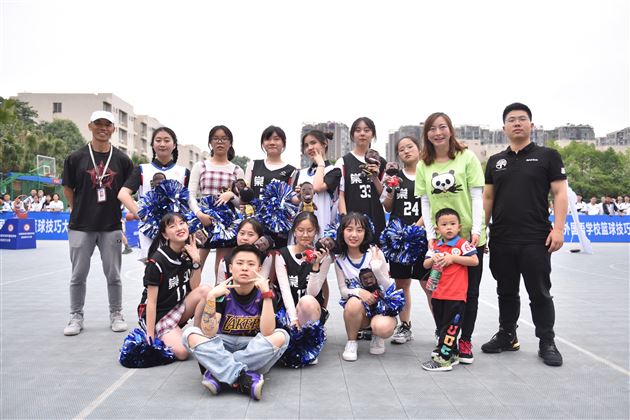 “TBA”横空出世 全民星大放光彩——我校举行首届全民星篮球技巧大赛