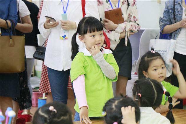 环境支持 课程搭桥——我校实验幼儿园承办“幼儿园主题背景下创游活动的开展”区级教研活动