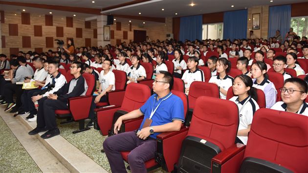 四川大学郭庆功教授来我校开展科创讲座