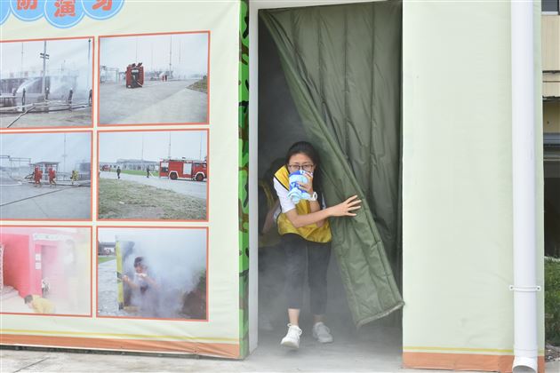 敬畏生命 防患未然——我校国际部组织学生进行地震、消防安全知识体验学习