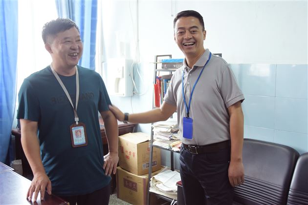 备考师生战仲夏 亮剑啸歌映韶华——我校董事长黄波慰问初三师生